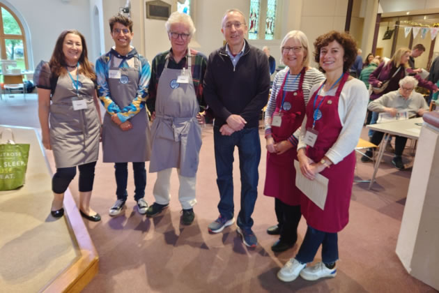 Andy Slaughter MP meets Chiswick Repair Cafe volunteers