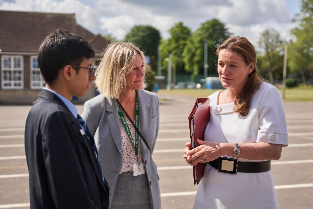 Chiswick School Teacher Receives Award During Minister's Visit